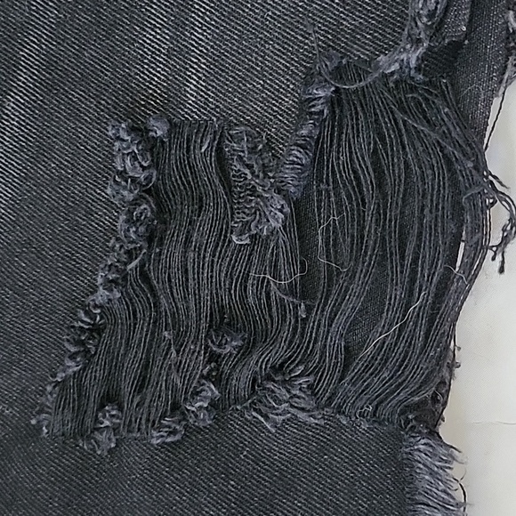 No Boundaries Black High Rise Destructed Midi Short NWT - Picture 6 of 13